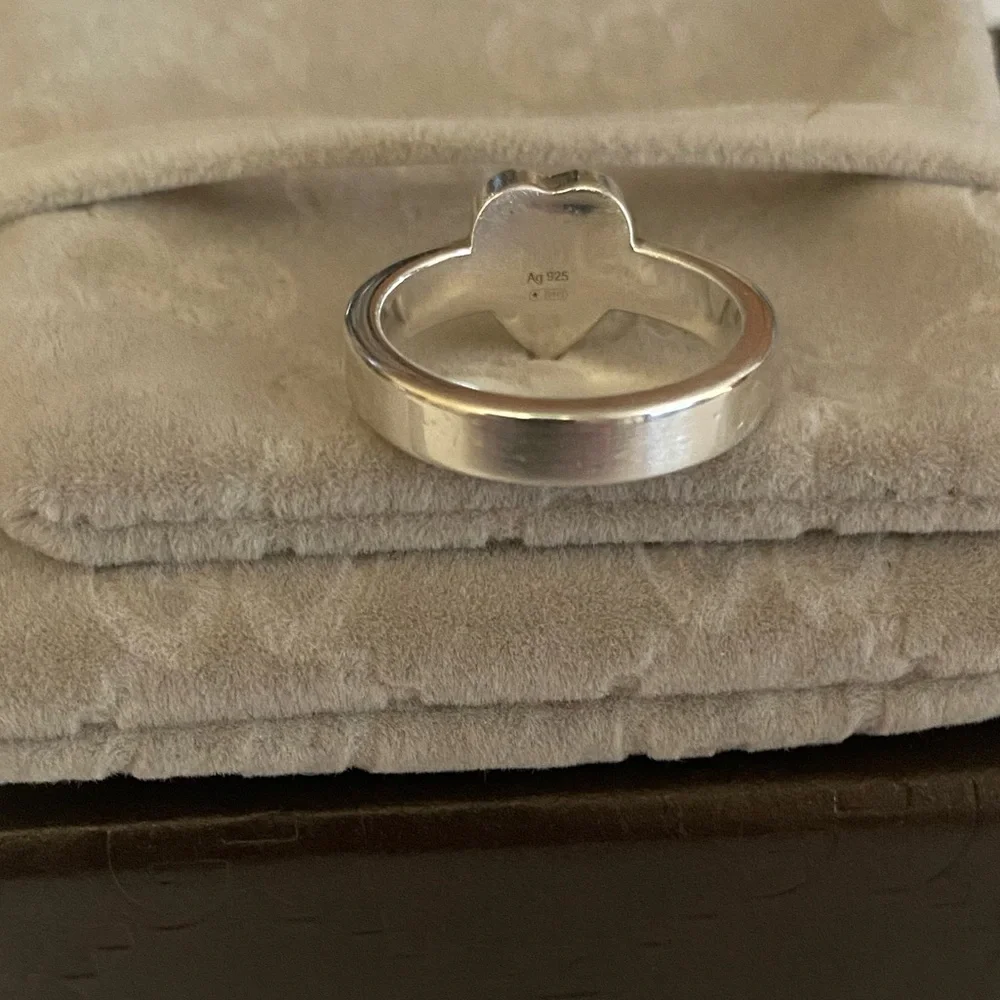 Gucci Heart Trademark Ring - Picture 6 of 8